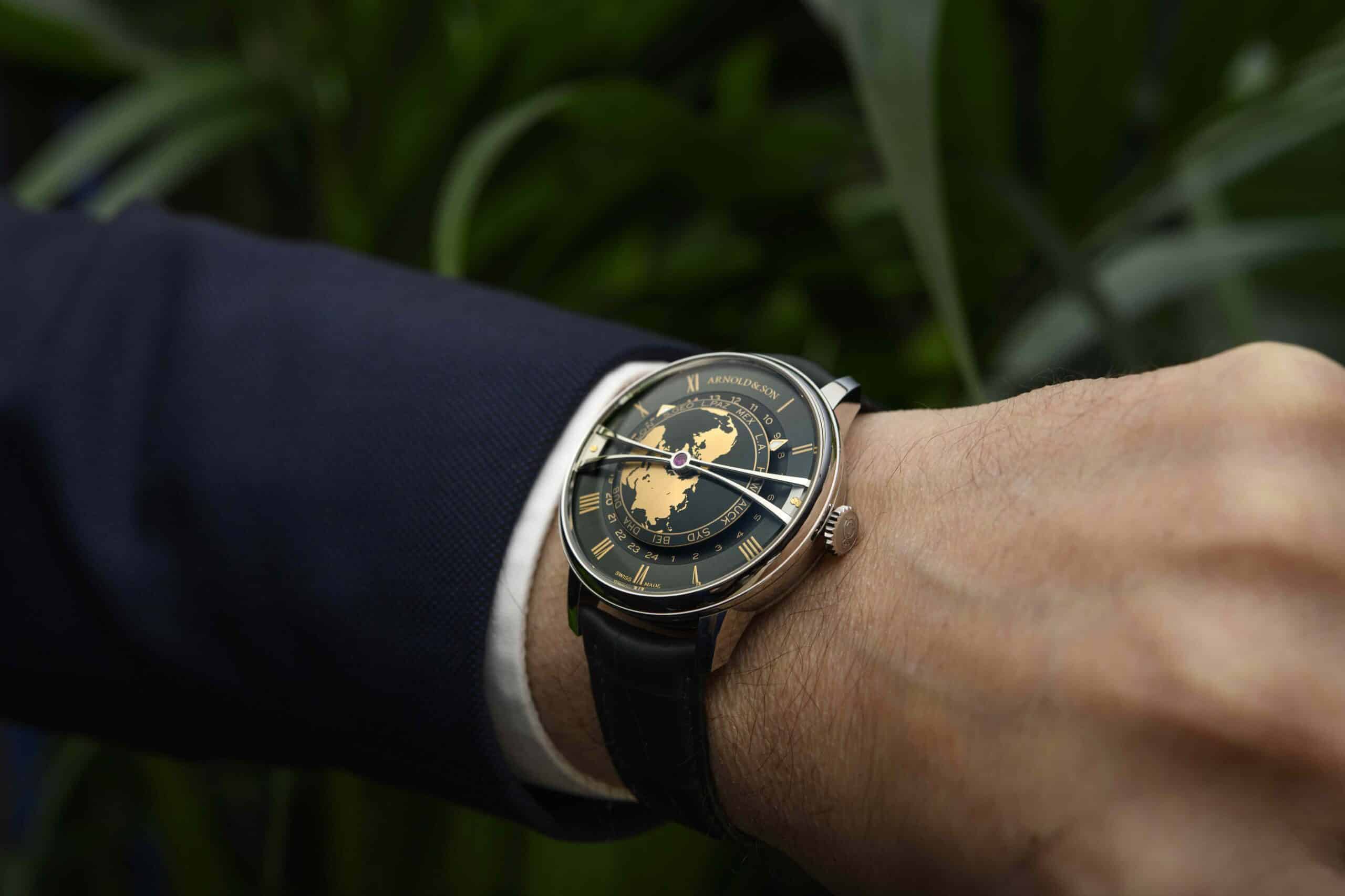 A&S Globetrotter 42 Steel Green lifestyle