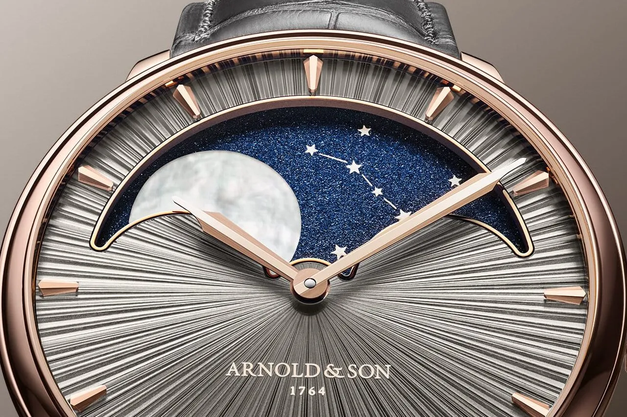 Alma inglesa y precisión suiza: Arnold & Son Perpetual Moon 41.5 Red Gold Cliff Grey Edition
