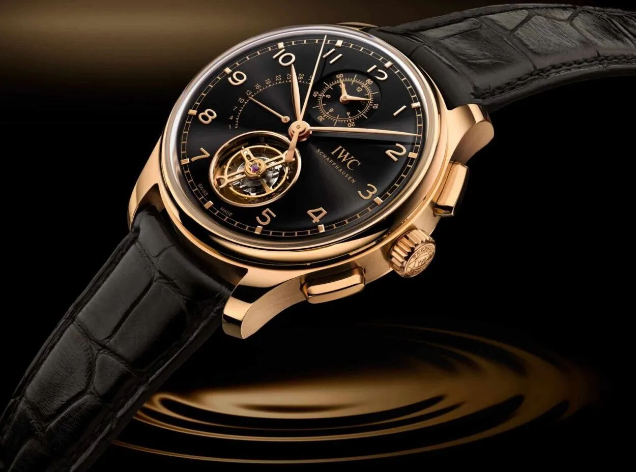 IWC Portugieser Tourbillon Rétrograde Chronograph se viste de Armor Gold® y esfera Obsidian